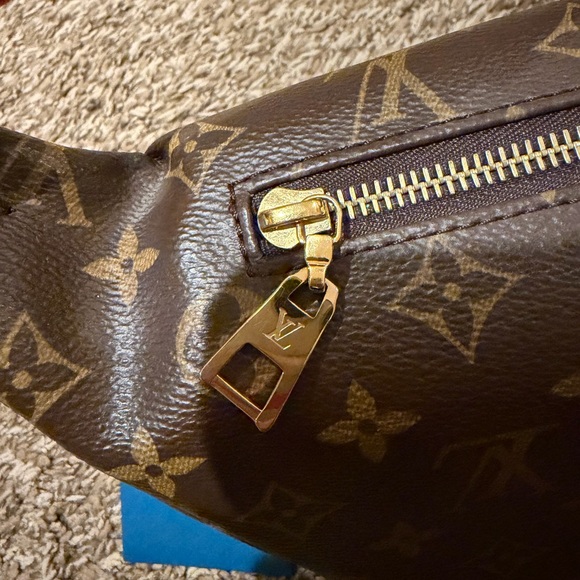 Pre-owned LV Bumbag - Excellent Condition - Picture 7 of 9
